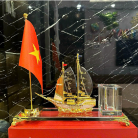 Thuyền để bàn pha lê 3T